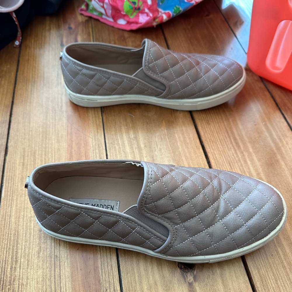Steve Madden quilted ecentrcq women’s sneaker size 8